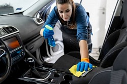 Découvrez LadyClean.auto, un service local et professionnel de nettoyage auto à domicile à Bourgoin-Jallieu, alliant soin, praticité et qualité.