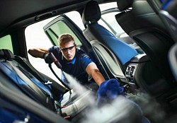 Découvrez LadyClean.auto, un service local et professionnel de nettoyage auto à domicile à Bourgoin-Jallieu, alliant soin, praticité et qualité.