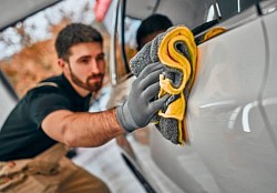 Découvrez LadyClean.auto, un service local et professionnel de nettoyage auto à domicile à Bourgoin-Jallieu, alliant soin, praticité et qualité.